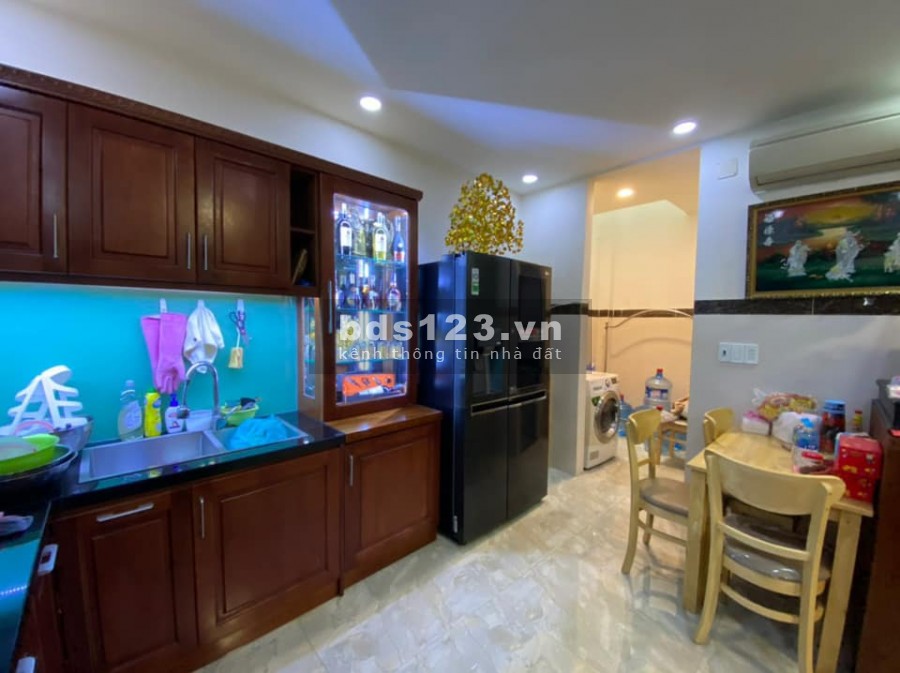 Nhà mặt tiền giá trong hẻm căn góc, kinh doanh bất chấp loại hình