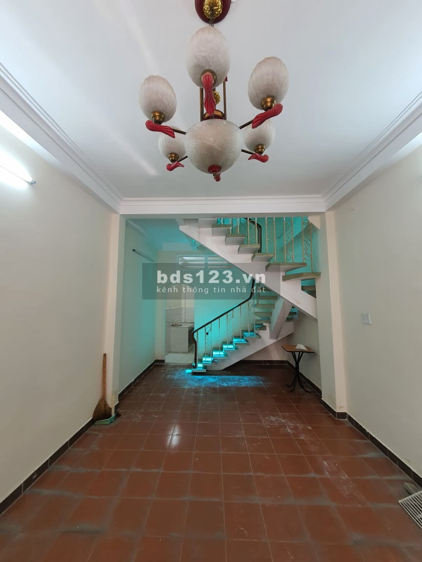 Huỳnh Văn Bánh, Phú Nhuận. HXH 7 chỗ kinh doanh. 3 tầng. 8 tỷ 8