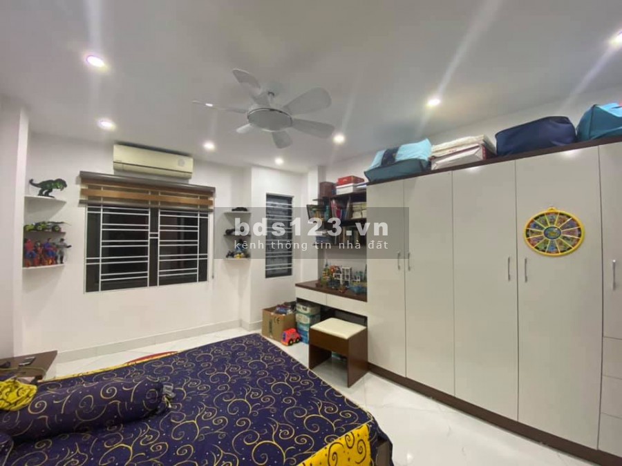 Bán nhà phố Nguyễn Trãi, Vị trí đắc địa gần ( Royal city) 32m2x5T 3.6 Tỷ.