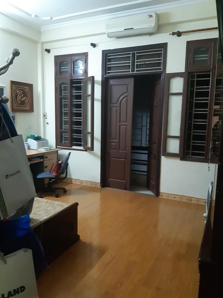 Kinh doanh tốt, ô tô đỗ cửa, Định Công Thượng dt 36m2 mt 4.5m, giá 3.9 tỷ