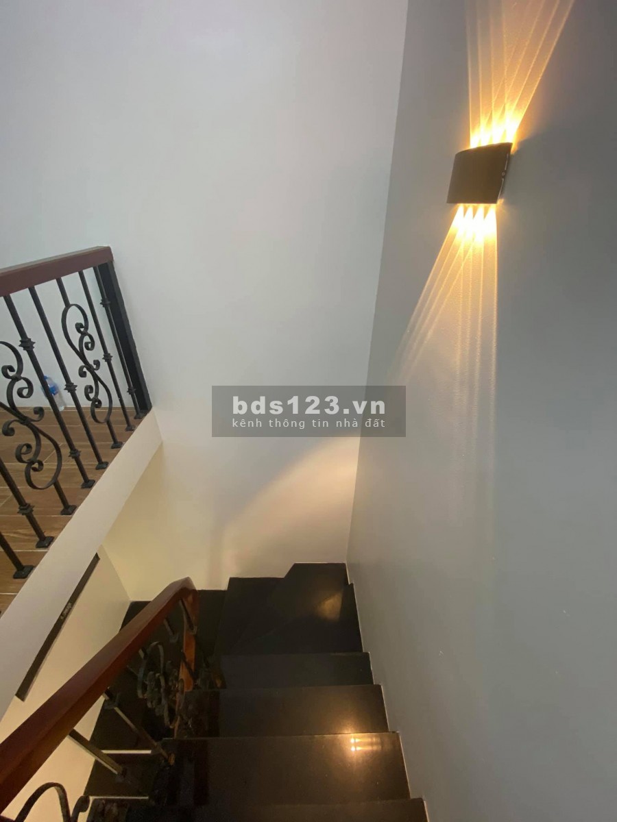 Hạ sốc 300tr bán gấp hà Minh Khai dt 35m2, ngõ thông, nhà mới giá nhỉnh 3 tý