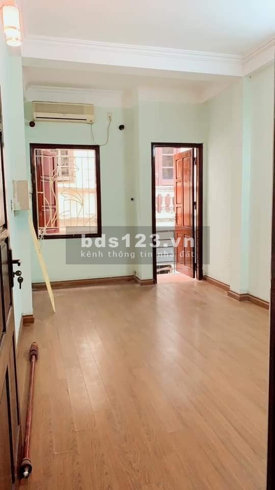 Đội Cấn, Ba Đình 40m 3 tầng ở ngay giá chỉ 3.85 tỷ