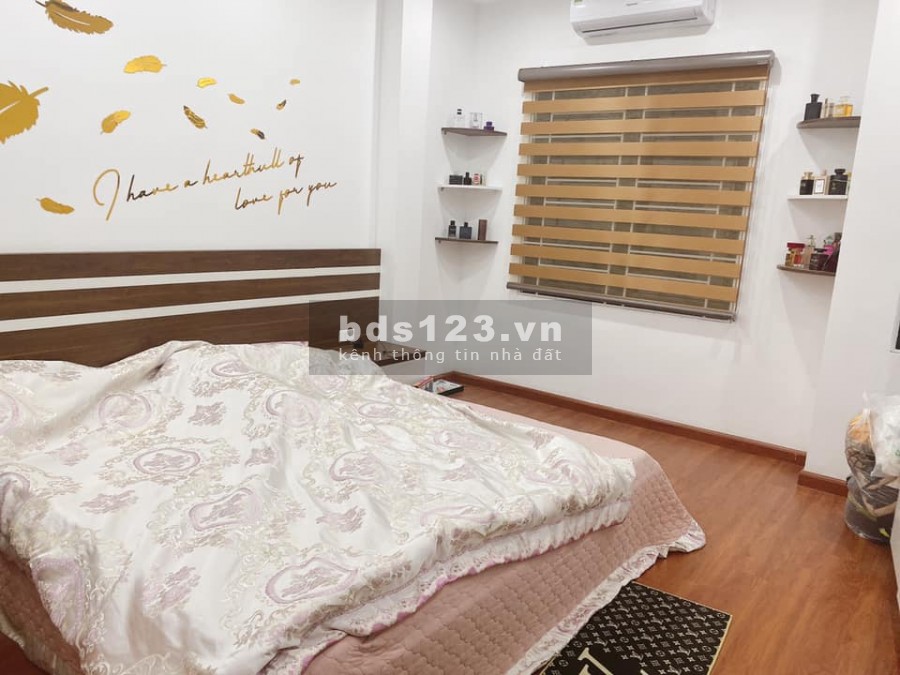 Bán nhà phố Nguyễn Trãi, Vị trí đắc địa gần ( Royal city) 32m2x5T 3.6 Tỷ.