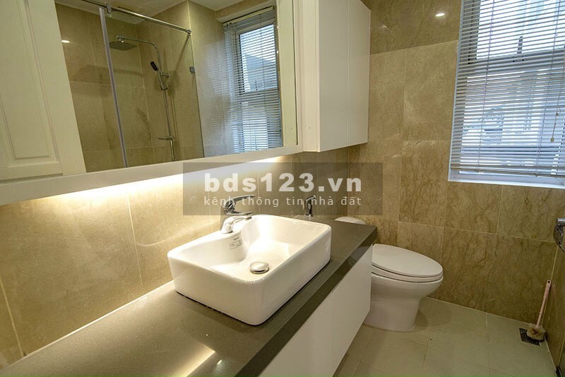 Cho thuê căn hộ L1, tầng 12, diện tích 154m2 , full nội thất, lh: 0972933496
