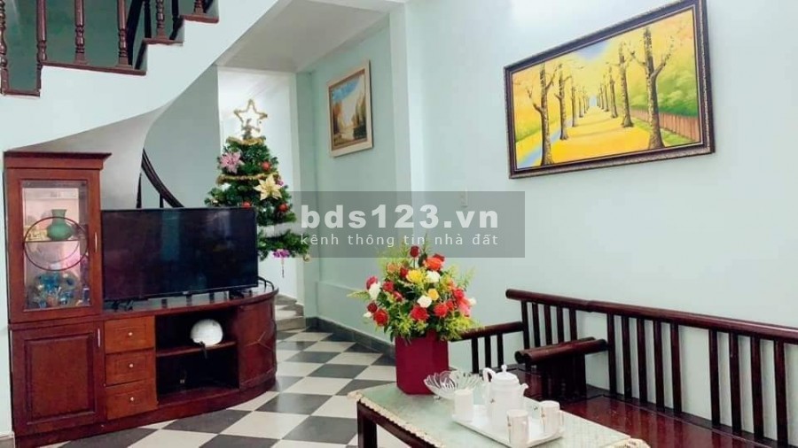Đội Cấn, Ba Đình 40m 3 tầng ở ngay giá chỉ 3.85 tỷ
