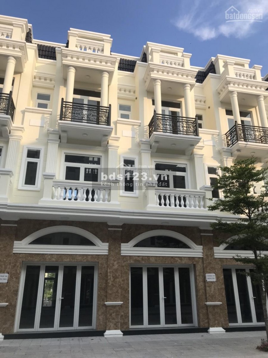 Nhà 1 trệt 2 lầu Trung tâm TP Dĩ An-cạnh bên Aeon Mall- Chỉ 700 triệu sang tên sổ ngay -Được thanh toán chậm!!
