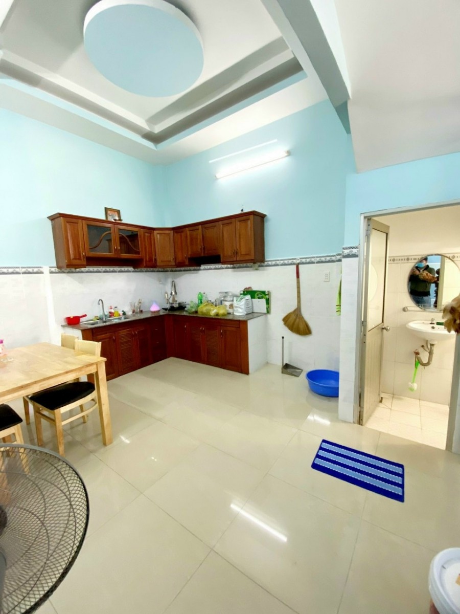 MT số 3, 5 tầng btct 6pn sân thượng hoàn công đầy đủ giá 7tỷ8