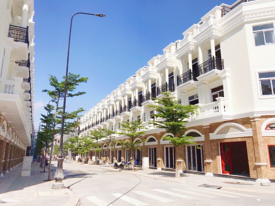 Shophouse 1 trệt 2 lầu 4 mặt tiền tại Tp Dĩ An 1.5 tỷ nhận nhà ngay Sang sổ liền tay