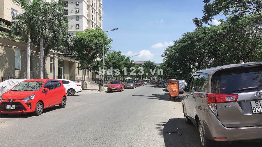 Mặt Bằng Góc ngã tư siêu đẹp 10x25 1lầu trống suốt KDC Gia Hòa Q9. Giá 22tr/th