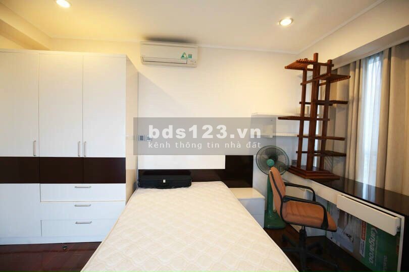 Cho thuê căn hộ L1, tầng 12, diện tích 154m2 , full nội thất, lh: 0972933496
