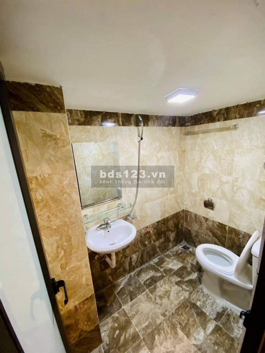 Tòa Green apartment 639 Hoàng Hoa Thám , DT 70m2, MT 5.3m , 5 tầng 13 phòng, giá 9 tỷ