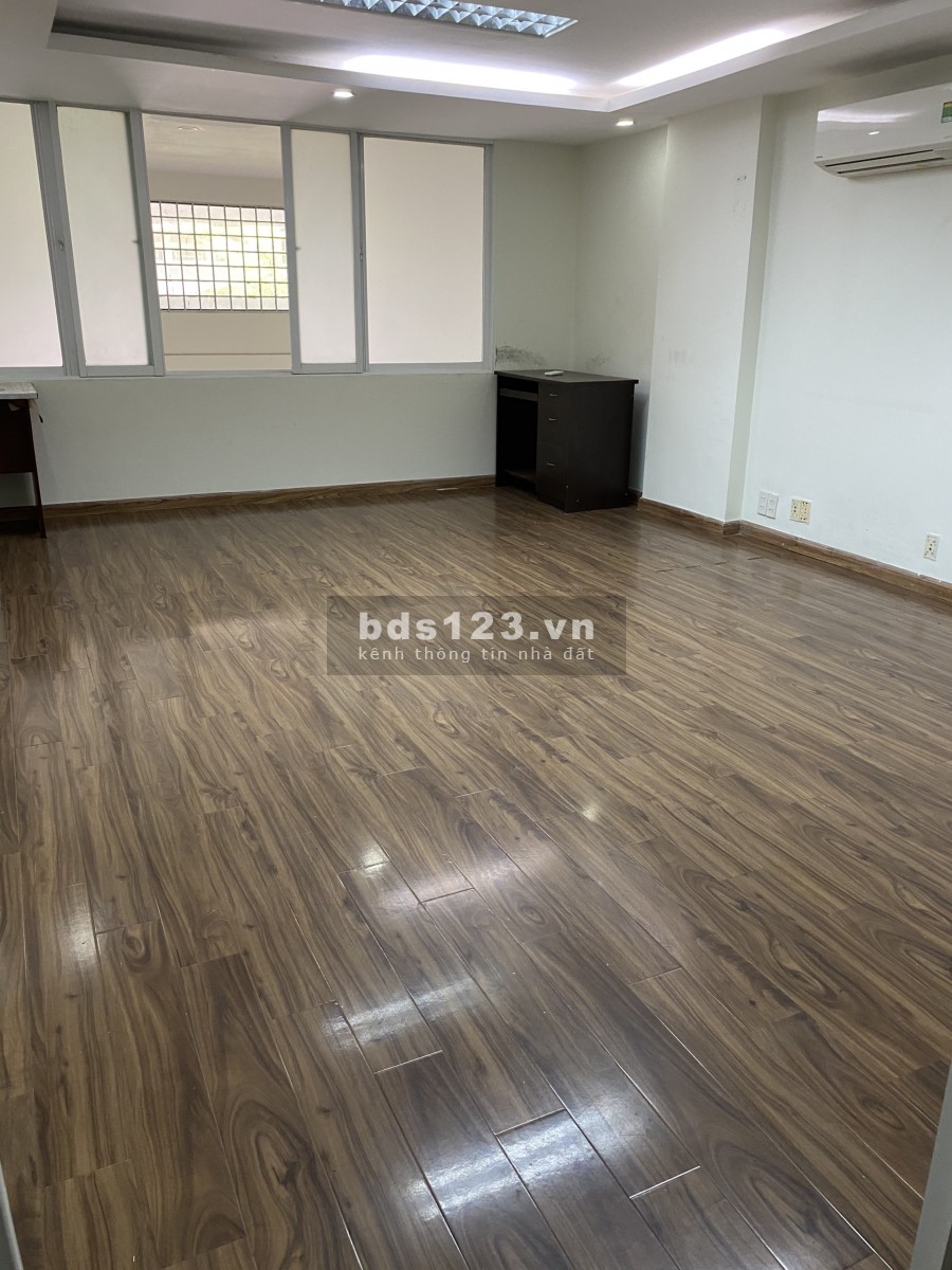 Nhà HXH đường Lê Quang Định: Hầm, Lửng 3 Lầu-Sân Thượng