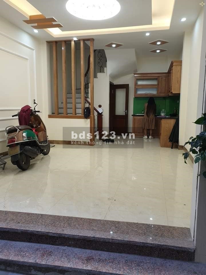 Bán nhà Võ Chí Công, 35m2 x5T, MT 5m siêu thoáng, cách ngõ ô tô 5m