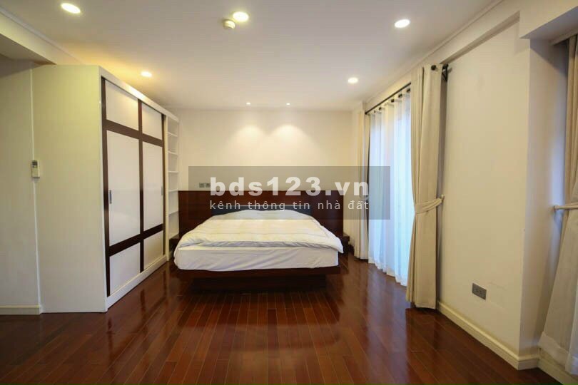 Cho thuê căn hộ L1, tầng 12, diện tích 154m2 , full nội thất, lh: 0972933496