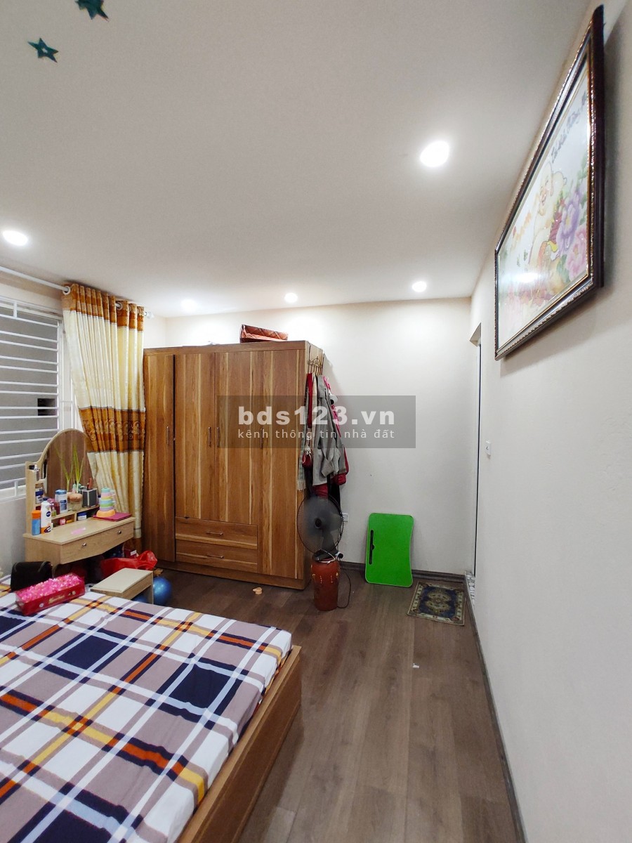 Bán nhà đẹp ngõ Tô Hoàng, 24m2, 5 tầng, MT 4.5m, giá nhỉnh 2 tỷ