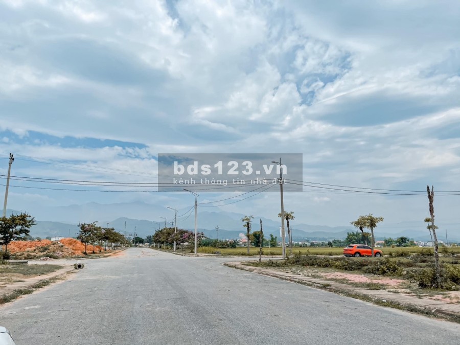 đất đại lộ hoa anh đào chỉ 8tr/m