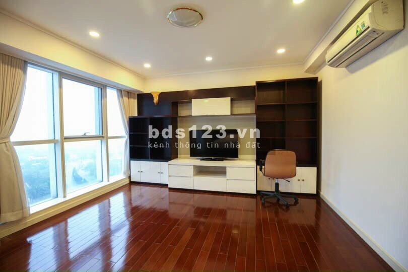 Cho thuê căn hộ L1, tầng 12, diện tích 154m2 , full nội thất, lh: 0972933496
