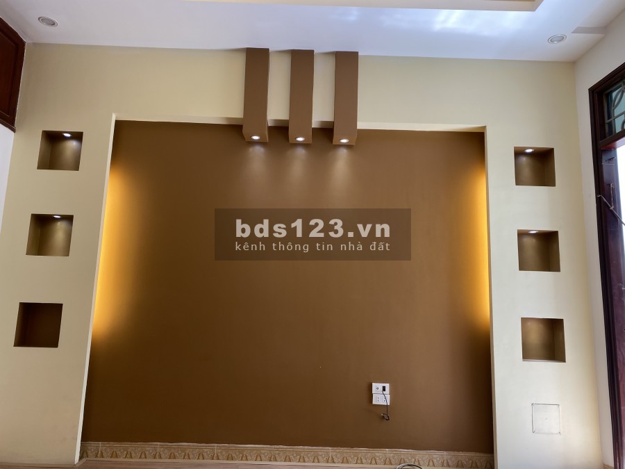 Bán nhà khu phân lô, ô tô đỗ cửa, ngõ 54 Bùi Xương Trạch, nhà đẹp như mới, giá 6,6 tỷ