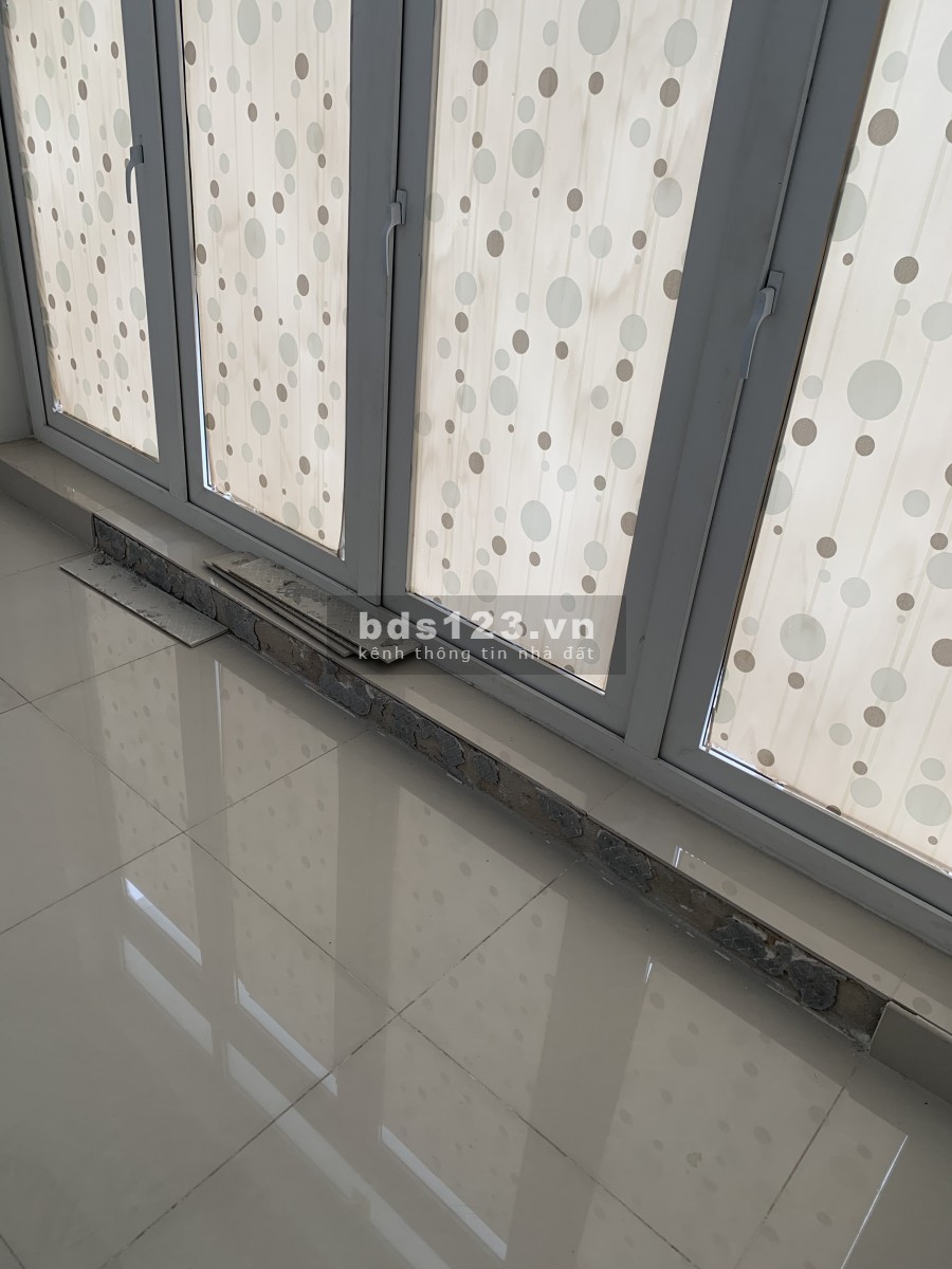Nhà hẻm 652QL13 Hợp làm VP kết hợp ở, có sẵn 2 phòng kính