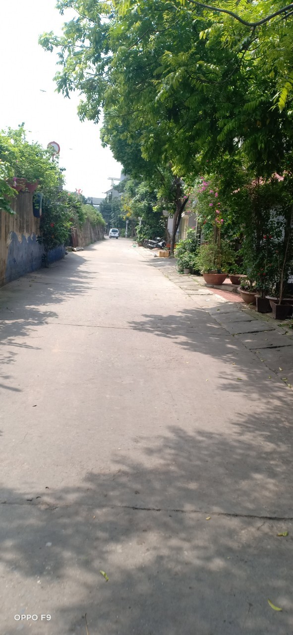 Bán nhà. Võ Chí Công, Tây Hồ, lô góc nở hậu, dt 169m2, mt 8m, nhà 3 tầng, giá 6.9 tỷ