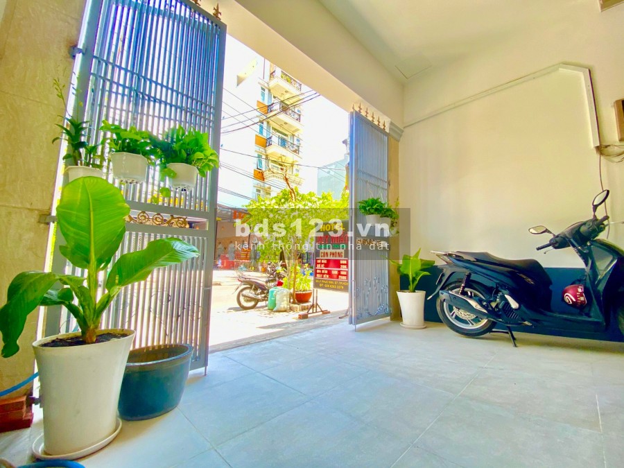 Khách sạn Mt Lý Phục Man đang kinh doanh tốt, dtsd 319m2