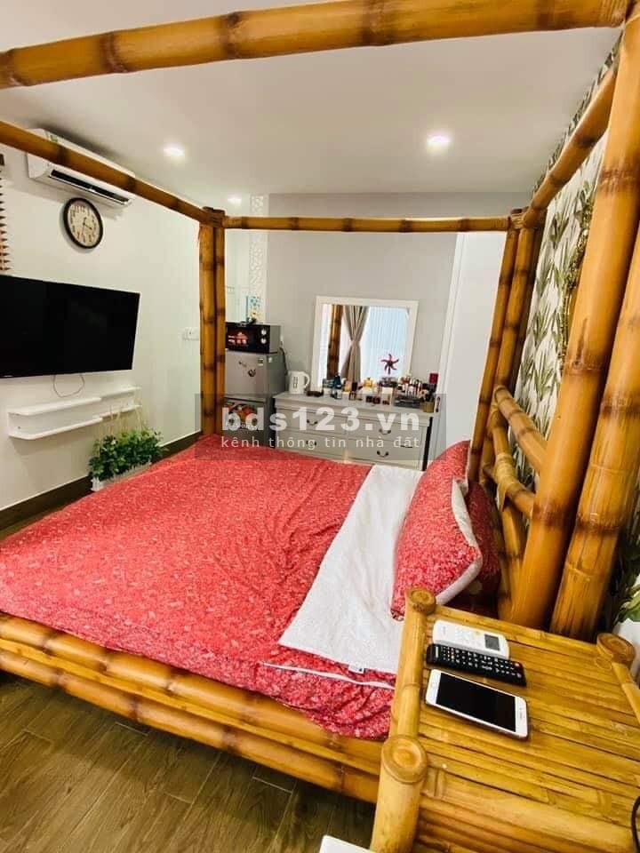 Bán nhà đường Phạm Ngũ Lão 25m2 4 tầng giá chỉ 6.1 tỷ.