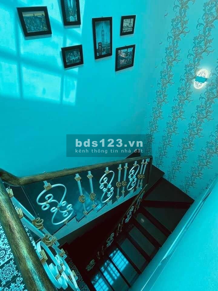 Bán nhà đường Phạm Ngũ Lão 25m2 4 tầng giá chỉ 6.1 tỷ.