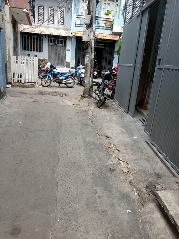 Cơ hội hiếm, hẻm sân rộng, nhà 1/ nội bộ Phan Xích Long, nở hậu, 4 tỷ
