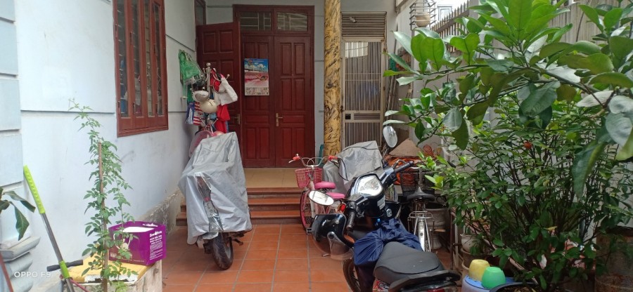 Bán nhà. Võ Chí Công, Tây Hồ, lô góc nở hậu, dt 169m2, mt 8m, nhà 3 tầng, giá 6.9 tỷ
