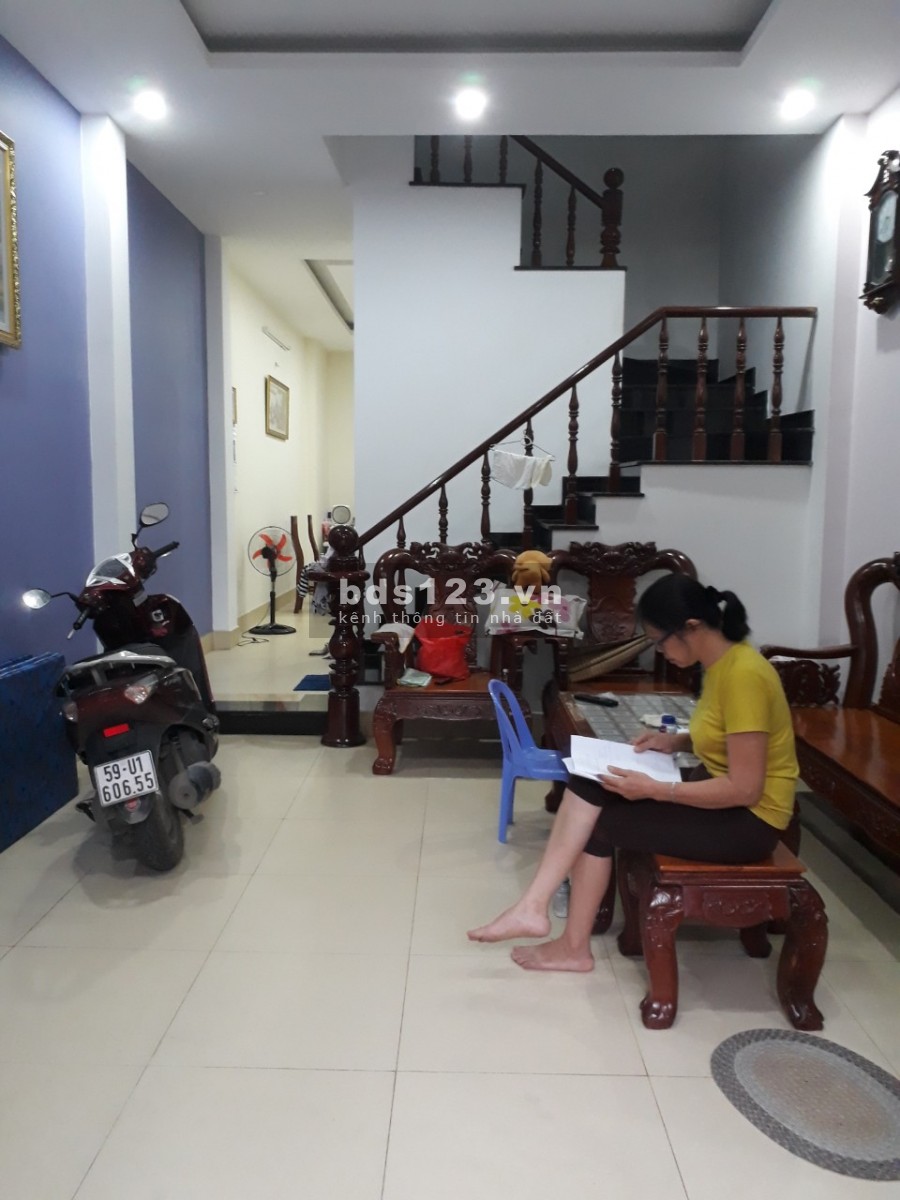 Cho thuê nhà đường 836 P. Phú Hữu, Q9 1t2l giá 8 triệu