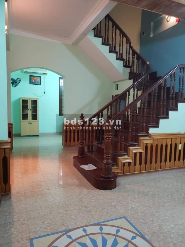 Bán nhà chính chủ nguyên căn đường Hoàng Quốc Việt, Quận Cầu Giấy, dtsd 70m, 4 tầng đúc, giá 6.6 tỷ