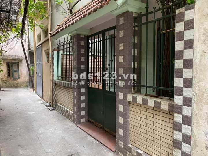 Bán nhà chính chủ nguyên căn đường Hoàng Quốc Việt, Quận Cầu Giấy, dtsd 70m, 4 tầng đúc, giá 6.6 tỷ
