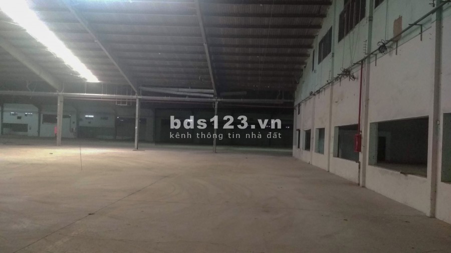 Cho thuê nhà xưởng góc 2 mặt tiền phường Tây Thạnh, dt 11.268m2, giá rẻ kcn Tân Bình, Tân Phú