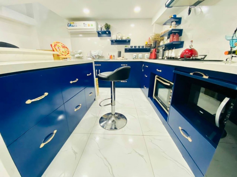 Mặt tiền 211 Thích Quang Đức 5 tầng, dt 61m2, Quận Phú Nhuận, lh 0898927979