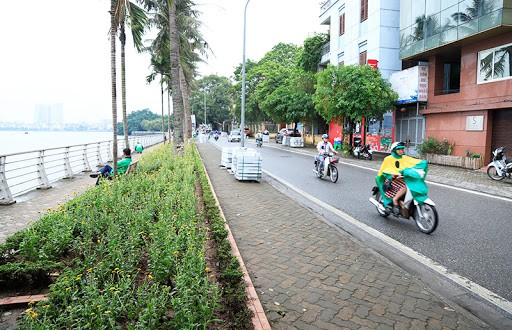 Mặt phố Tây Hồ 130m2, 5 tầng, mt 12m, giá bán 55 tỷ. View hồ lộng giá, kinh doanh siêu lợi nhuận