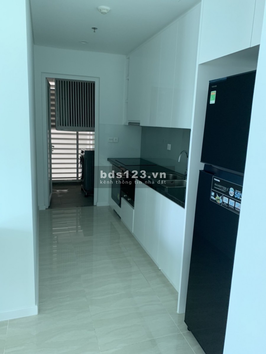 Căn hộ tầng cao chung cư cần sang nhượng 2PN tại Sadora
