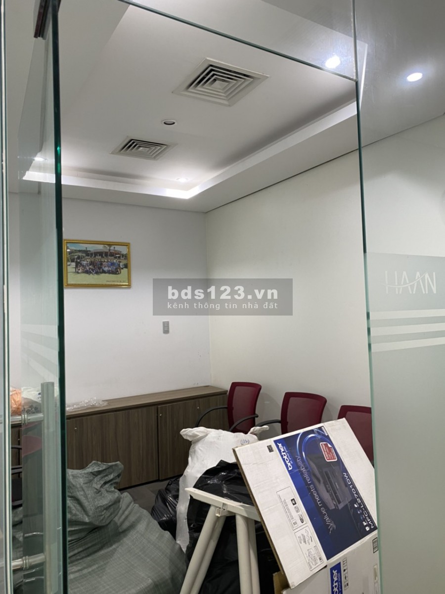 Cho thuê nhà CMT8 Quận 3 Trệt 4 lầu có thang máy, nhà trống suốt không ngăn phòng tiện làm Spa, trung tâm đào tạo