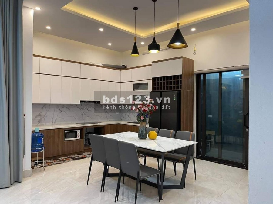 Nhà đẹp Long biên, ô tô 7 chỗ vào nhà, nở hậu, nội thất 5 sao, 45m2, nhỉnh 6 tỷ, nhà đẹp từng centimet