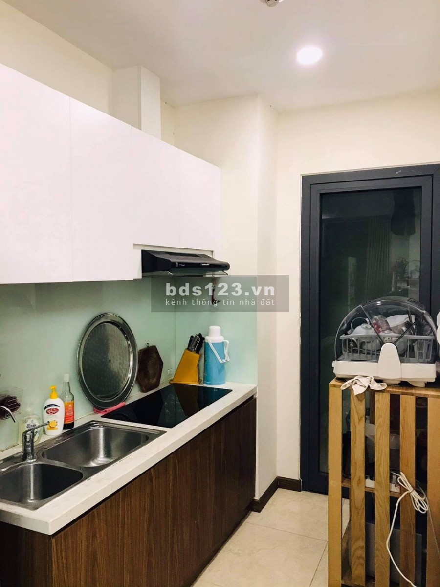Chuyển nhượng căn hộ 2 phòng ngủ tại chung cư Eco Green City, giá 2 tỷ-Lh 0343.951.063