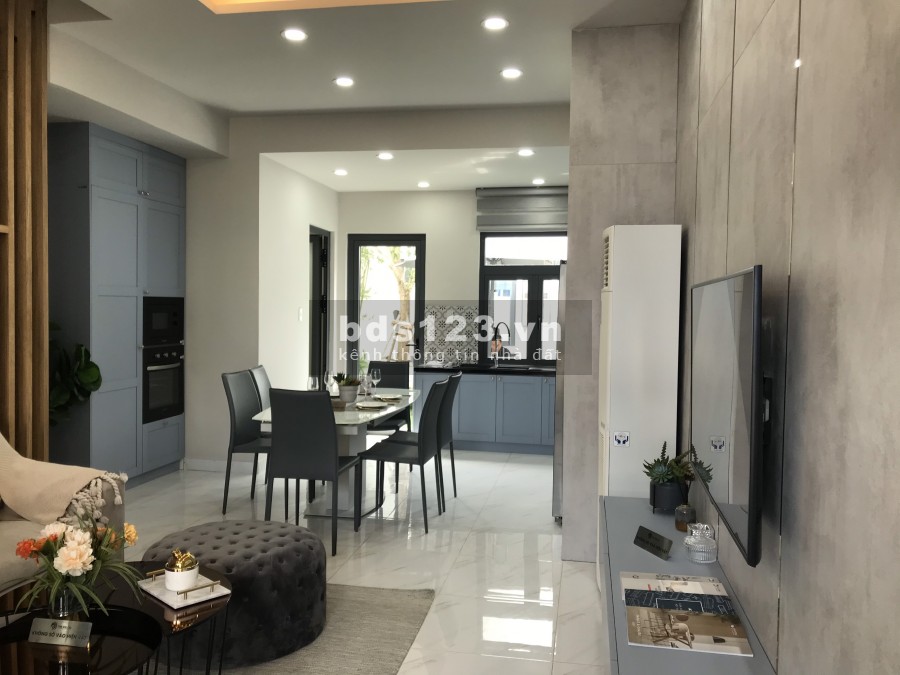 Bán nhà sổ hồng riêng biệt, giá rẻ, khu vực Bình Chánh, Long An, chỉ 2.9 tỷ nhận nhà