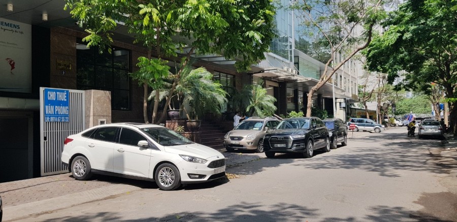 Bán 320m2 nhà thang máy lô góc mặt phố Tây Hồ Hà Nội 85 tỷ.