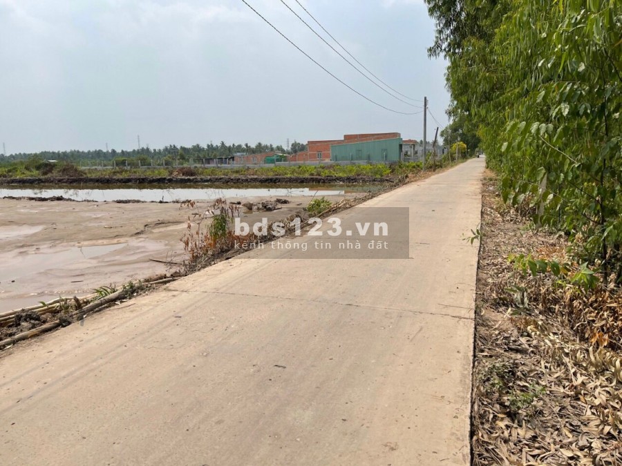 1750 m2 đất thích hợp xây nhà vườn , nhà trọ ở Bến Lức ,Long An
