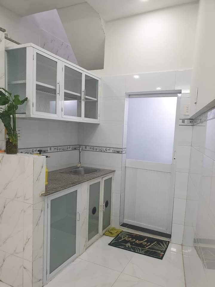 Nhà Riêng Phú Nhuận cách mặt tiền 1 căn nhà, mới đẹp ở ngay - khu dân trí cao