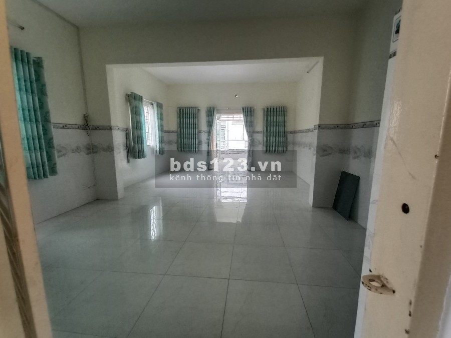 Nhà 5x20(1lầu)mặt tiền ngay ngã 3, tiện KD.Giá11tr