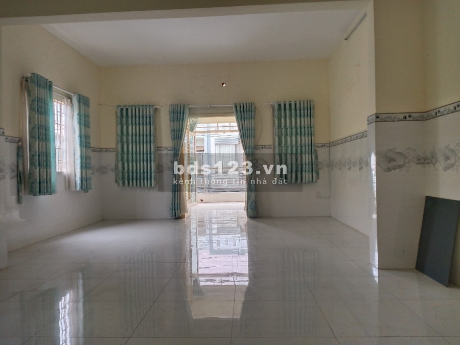 Nhà 5x20(1lầu)mặt tiền ngay ngã 3, tiện KD.Giá11tr