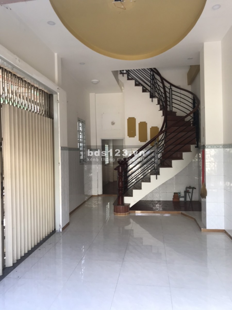 Bán gấp nhà góc 2 mặt hẻm Bà Hom, P.13, Quận 6. Tiện ở ngay