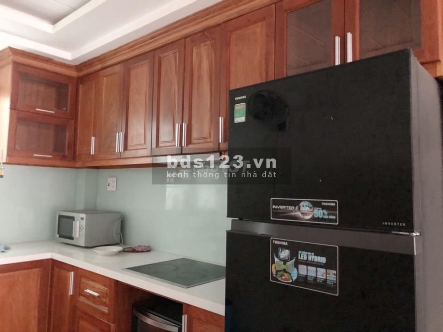 Cho thuê nhà HXT Nguyễn Cửu Vân Bình Thạnh. Nhà hoàn thiện nội thất đầy đủ Bếp điện từ Đức, lò nướng, lò vi sóng, tủ lạnh, máy nước lọc nóng lạnh, tivi