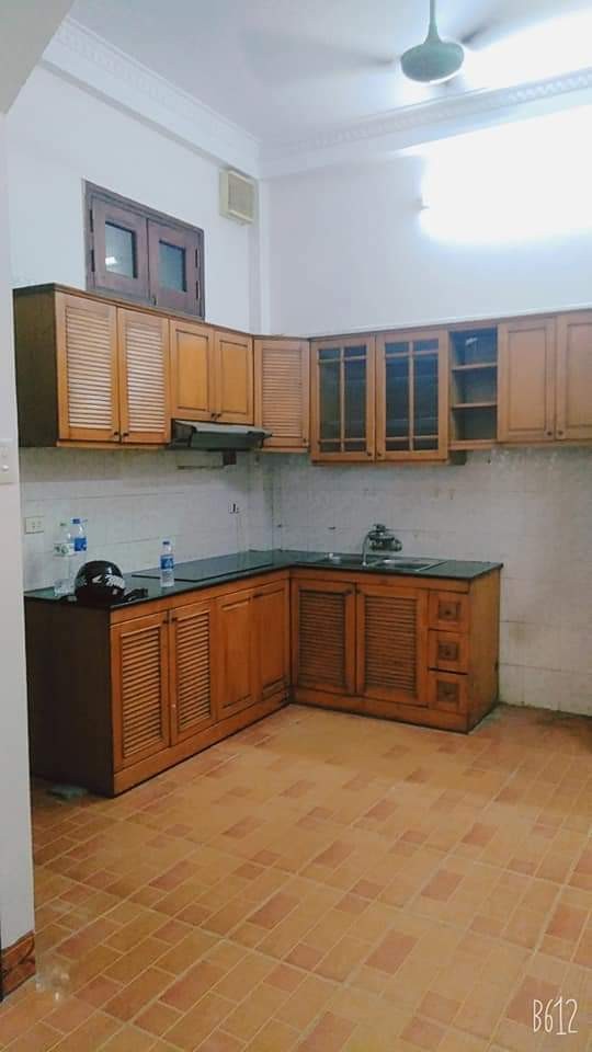 Bán nhà đường Láng Dt 55m2*4 tầng mặt tiền 4,6m giá 4 Tỷ