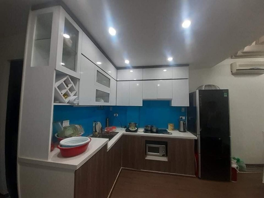 Bán gấp nhà Vũ Trọng Phụng, Thanh Xuân, 40m, 4 tầng, ngõ ô tô qua, thông, giá 4.25 tỷ.
