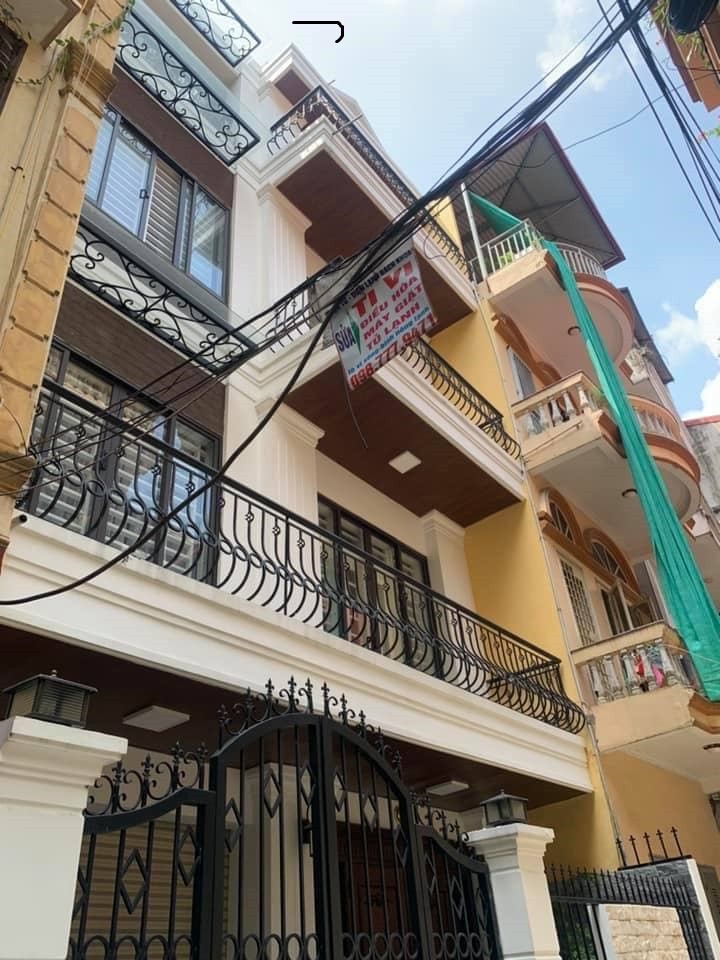 Bán nhà Thái Thịnh ô tô, kd 52m nhỉnh 7,1 tỉ mt 4m. 0352817810